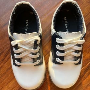 Stride Rite Infant Classic Saddle shoe